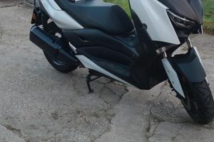 Scooter Yamaha -max 300