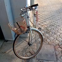 Biciclette donna vintage e moderna