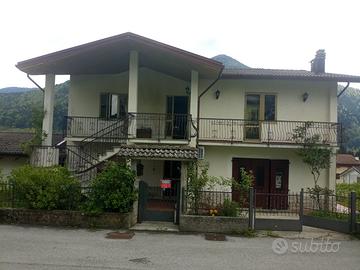 Casa con due appartamenti