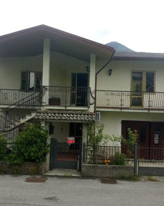 Casa con due appartamenti