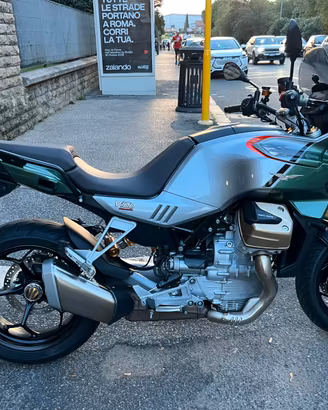 MOTO GUZZI V 100 Mandello S (2024)  permuto inf.