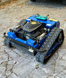 Taglia erba radiocomandato con operatore