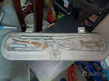 Kit attrezzi BMW E36 incompleto+plastica montaggio