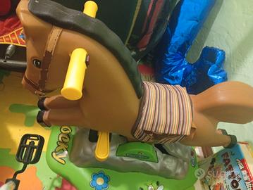 cavallo a dondolo chicco