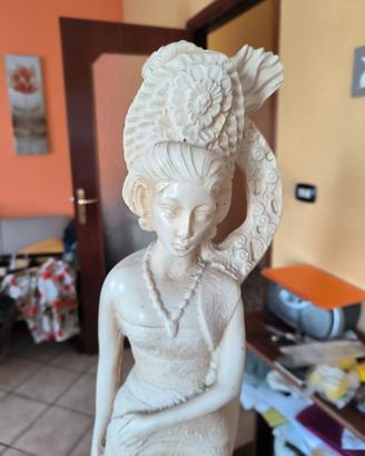 Dea bendata in resina in eccellenti condizioni