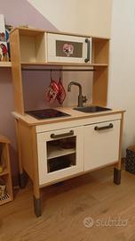 Cucina Ikea per bambini (con accessori inclusi)