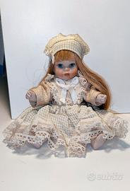 Bambolina di ceramica