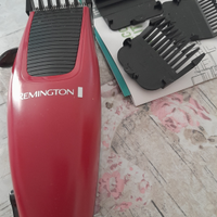 Tagliacapelli peli e piastra capelli