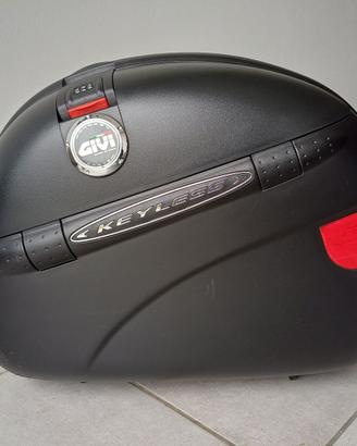 Bauli laterali GIVI Keyless