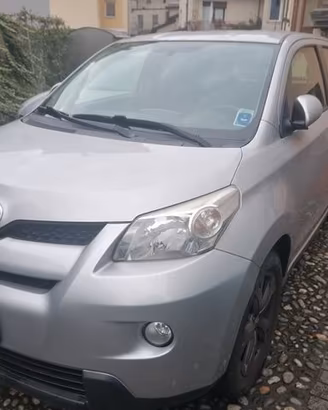 PRIVATO VENDE TOYOTA URBAN CRUISER 4X4