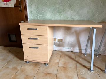 Scrivania con cassettiera – 120 × 57,5 × 75,5 cm