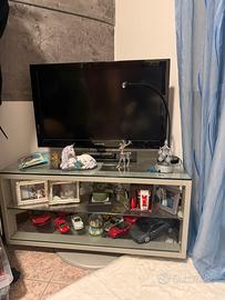 PORTA TV PER ANGOLARE