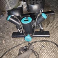 step con elastici per le braccia 