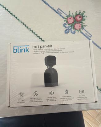 Blink Mini Pan-Tilt videocamera smart Wi-Fi nuova