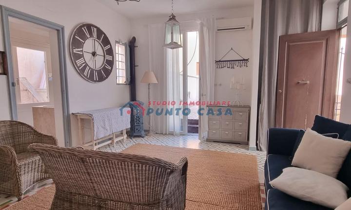 CENTRO STORICO-App.nto al 3°p s/a con terrazzo