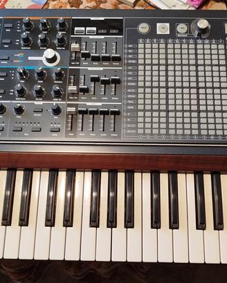 Sintetizzatore Arturia Matrix Brute 