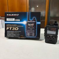 Ricetrasmettitore YAESU C4FM/FM 144/430 MHz