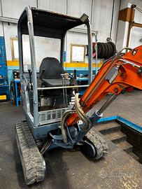 Mini escavatore Hitachi ZX18