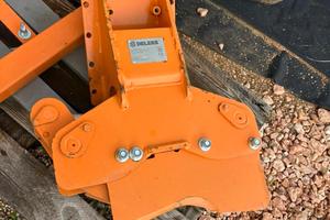 A199 - Pinza cesoia taglia legna per escavatore 30