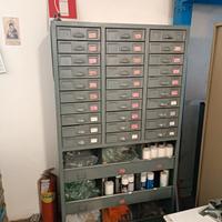 cassettiera un metallo vintage 