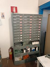 cassettiera un metallo vintage 