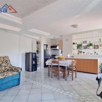 4 camere 2 bagni garage e giardino