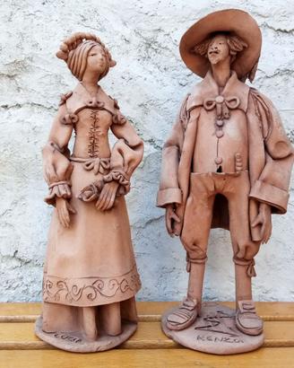 Coppia statue terracotta Renzo e Lucia, d'autore