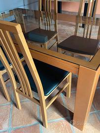 Tavolo soggiorno con sedie