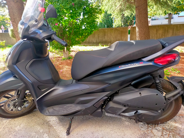 I piaggio Beverly 300 S black petrol