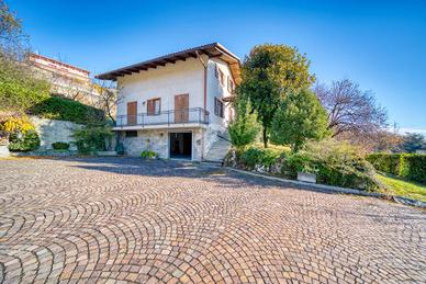 VILLA SINGOLA A VALGIOIE