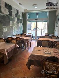 Attività / Licenza di 200 m² con 5 locali a Ravenn