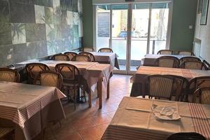 Attività / Licenza di 200 m² con 5 locali a Ravenn