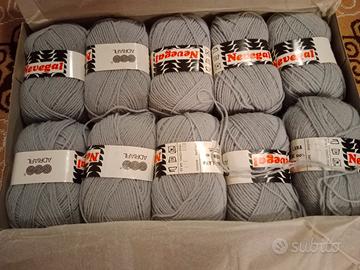 Matasse di pura lana vergine 