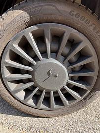 Borchie Lancia y