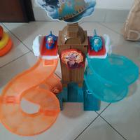 pista giocattolo super pets