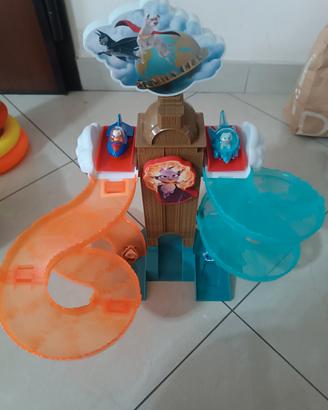 pista giocattolo super pets