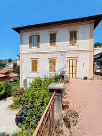 3 LOCALI A OLEVANO ROMANO