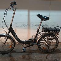 bicicletta elettrica pieghevole 