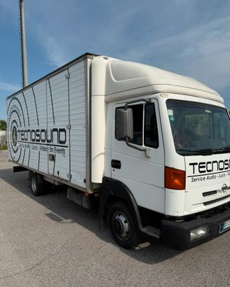 Autocarro Nissan Motore nuovo