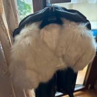 Mantella di pelliccia di volpe bianca