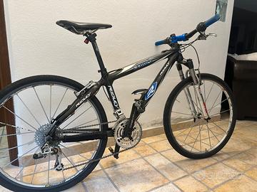 Mountabike Kobra in carbonio