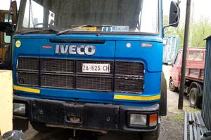 Autocarro Iveco 300