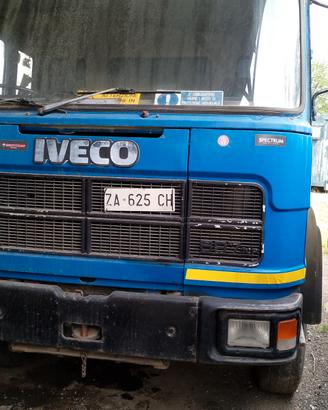 Autocarro Iveco 300