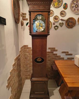 Orologio a Pendolo a Colonna in Legno