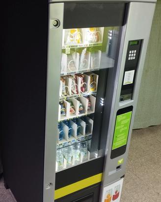 Distributore automatico di bibite