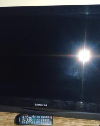 Televisore LCD 32 Pollici SAMSUNG NO SMART TV
