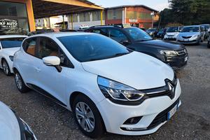 Renault Clio -Autocarro 4 posti