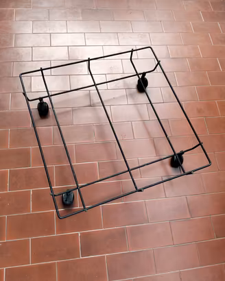 Sottovaso in ferro