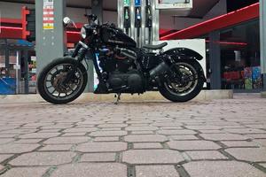 Harley Davidson  Sportster 883R -custom bobber