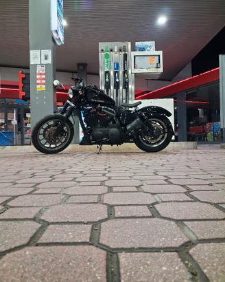 Harley Davidson  Sportster 883R -custom bobber